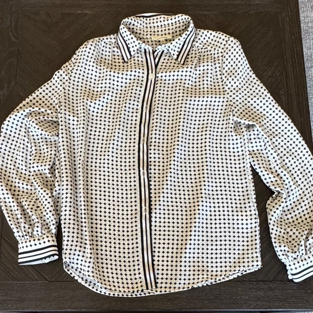 Max Studio White Button-Down Shirt with Black Dot Pattern